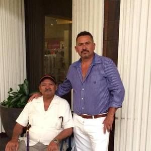 Meet your Posher, Cesar